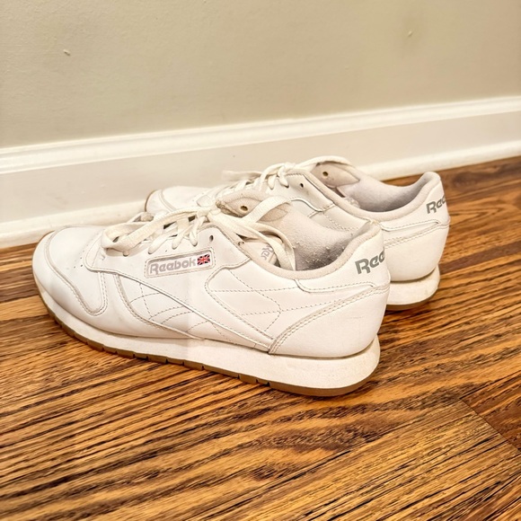 Reebok Classics - Picture 2 of 6